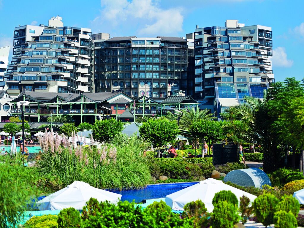 LİMAK LARA DELUXE HOTEL & RESORT