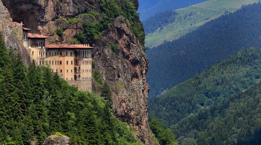 Karadeniz Yaylalar ve Batum Turu / 4 Gece Otel Konaklamalı / İstanbul Çıkışlı