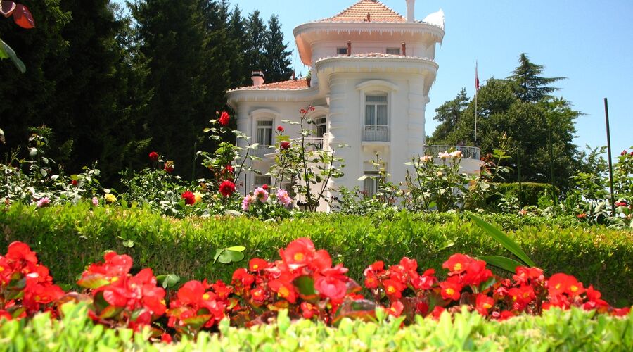 Karadeniz Yaylalar ve Batum Turu / 4 Gece Otel Konaklamalı / İstanbul Çıkışlı